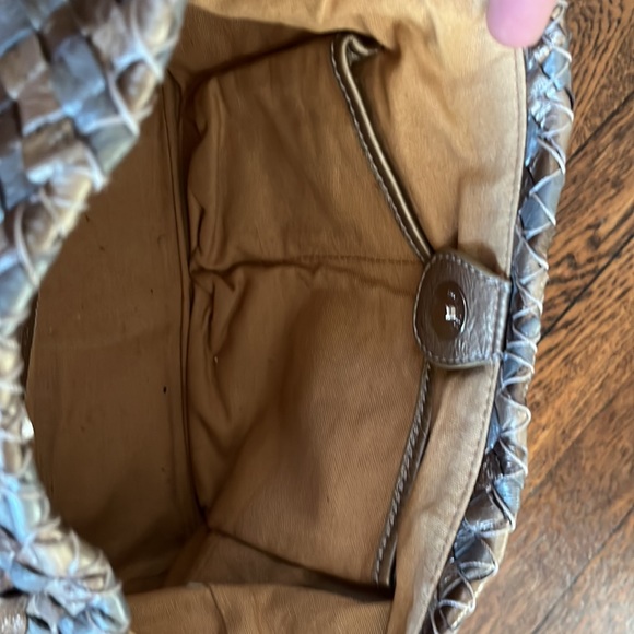 Gold, silver and copper weave leather shoulder bag - Picture 5 of 5